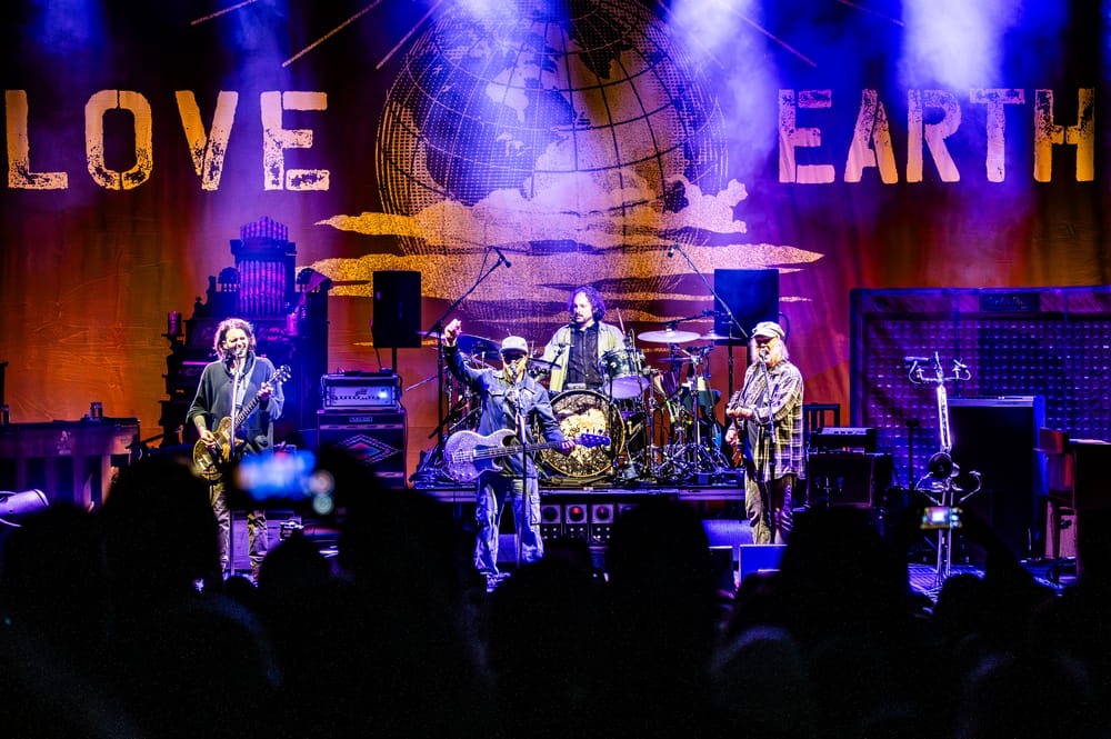 Neil Young & The Chrome Hearts