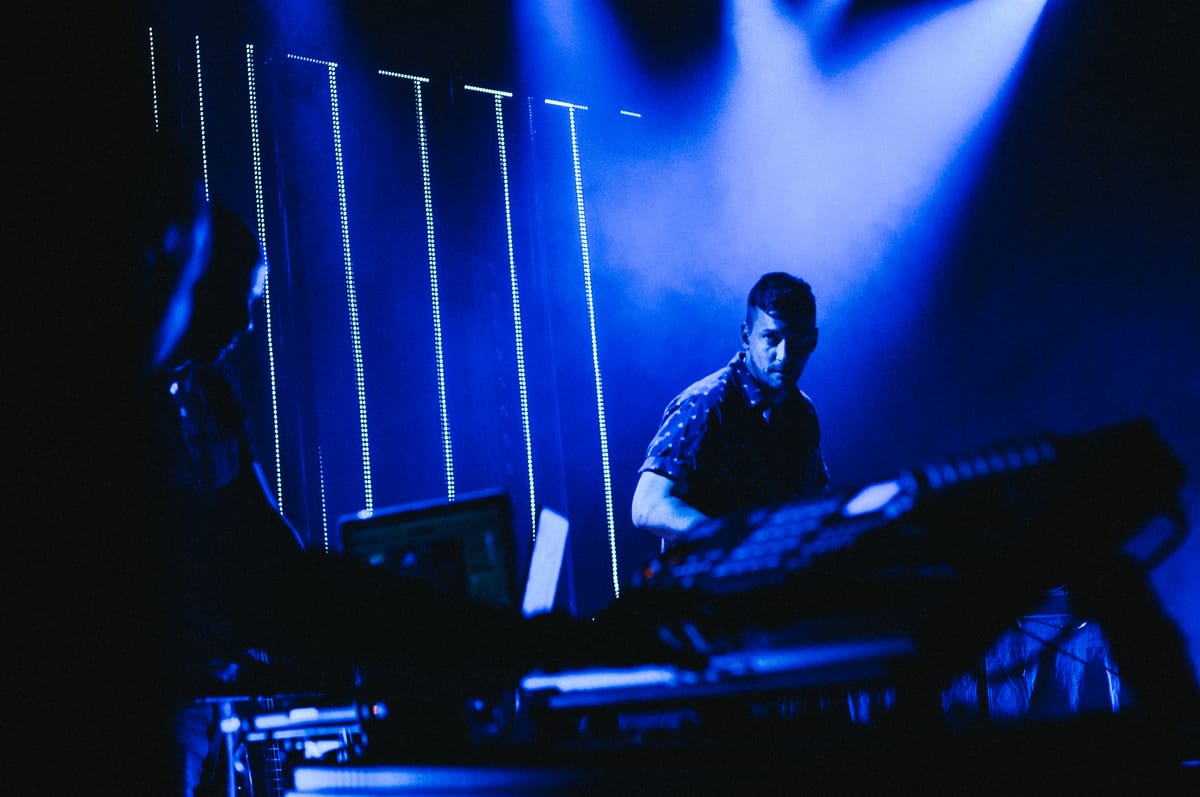 Bonobo live