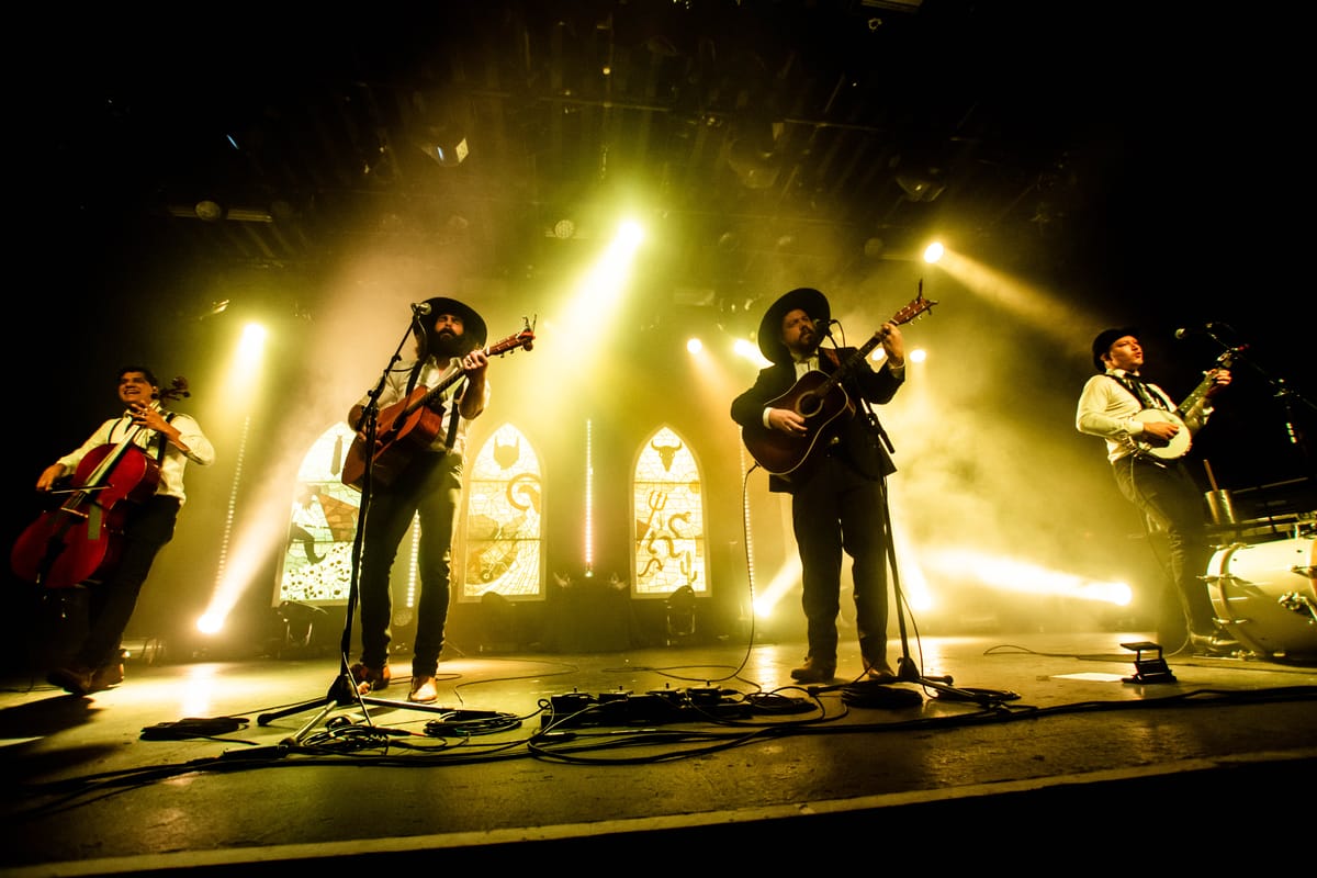The Dead South live