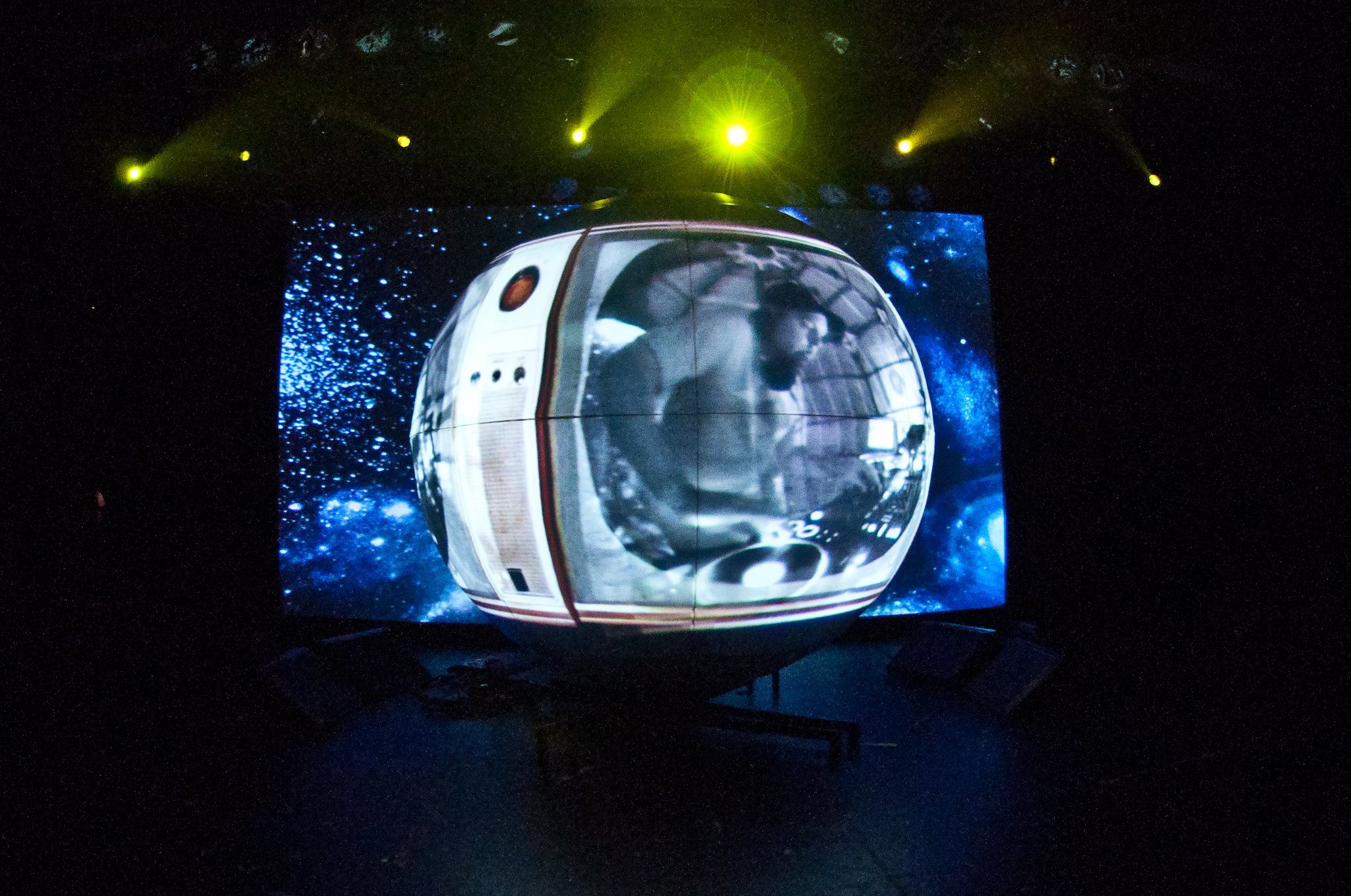 DJ Shadow - photo 12