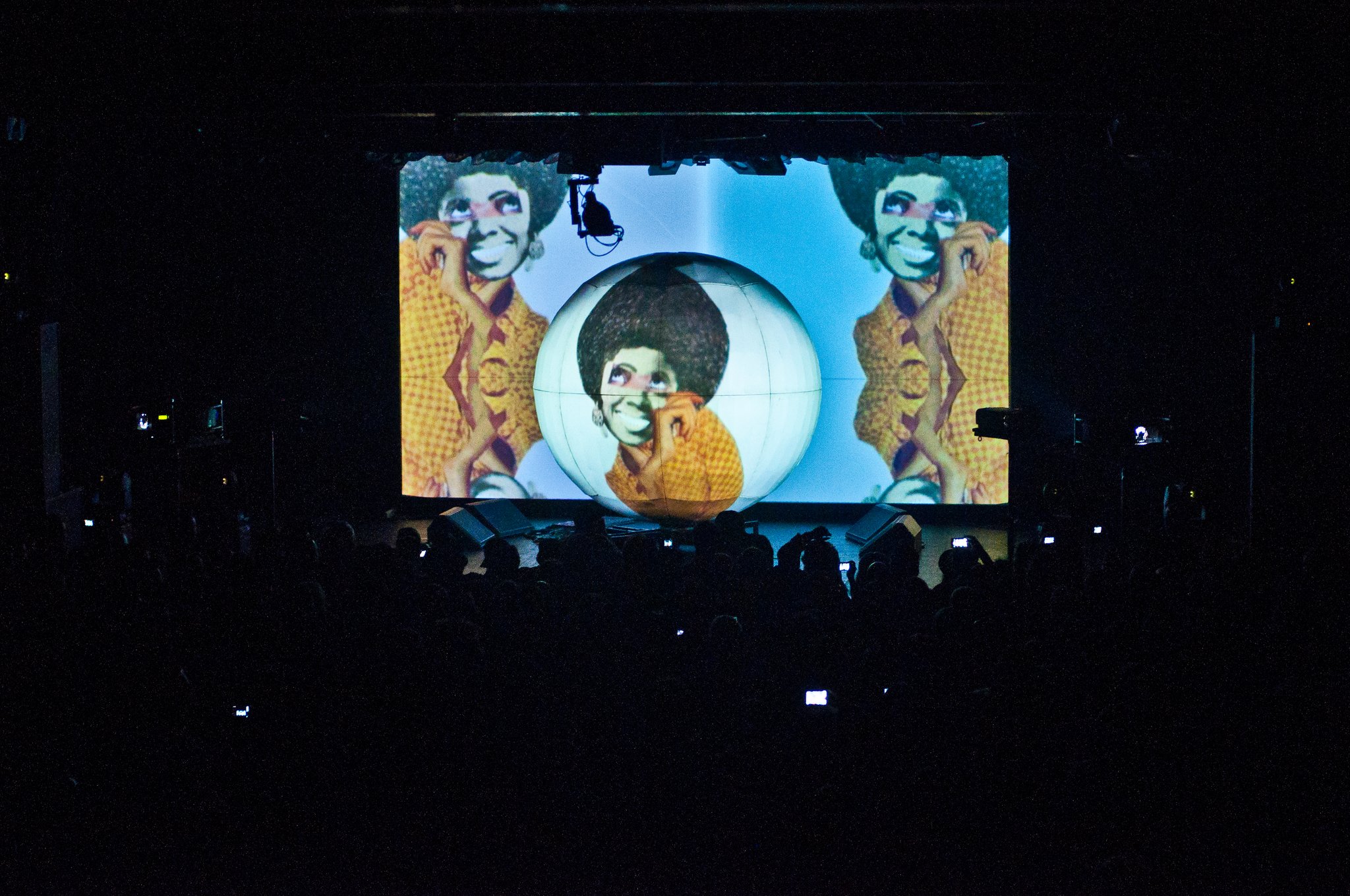 DJ Shadow - photo 14