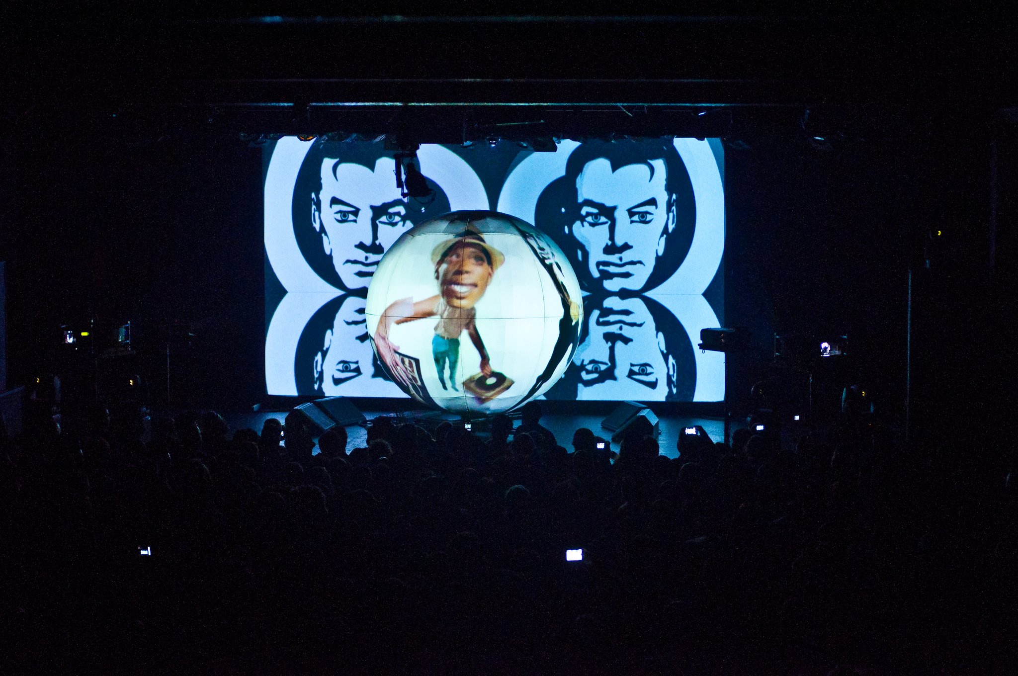 DJ Shadow - photo 15