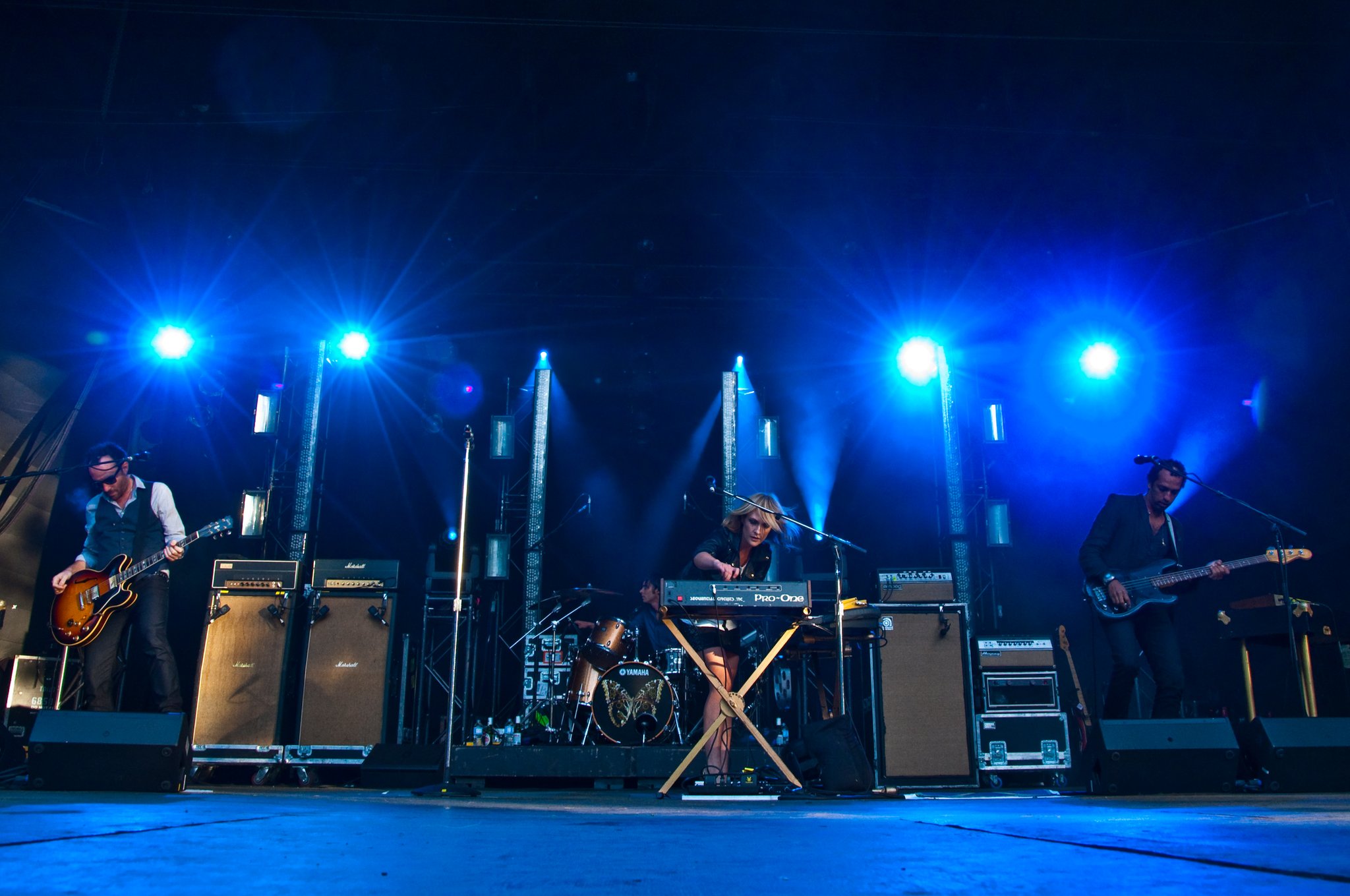 Metric - photo 2