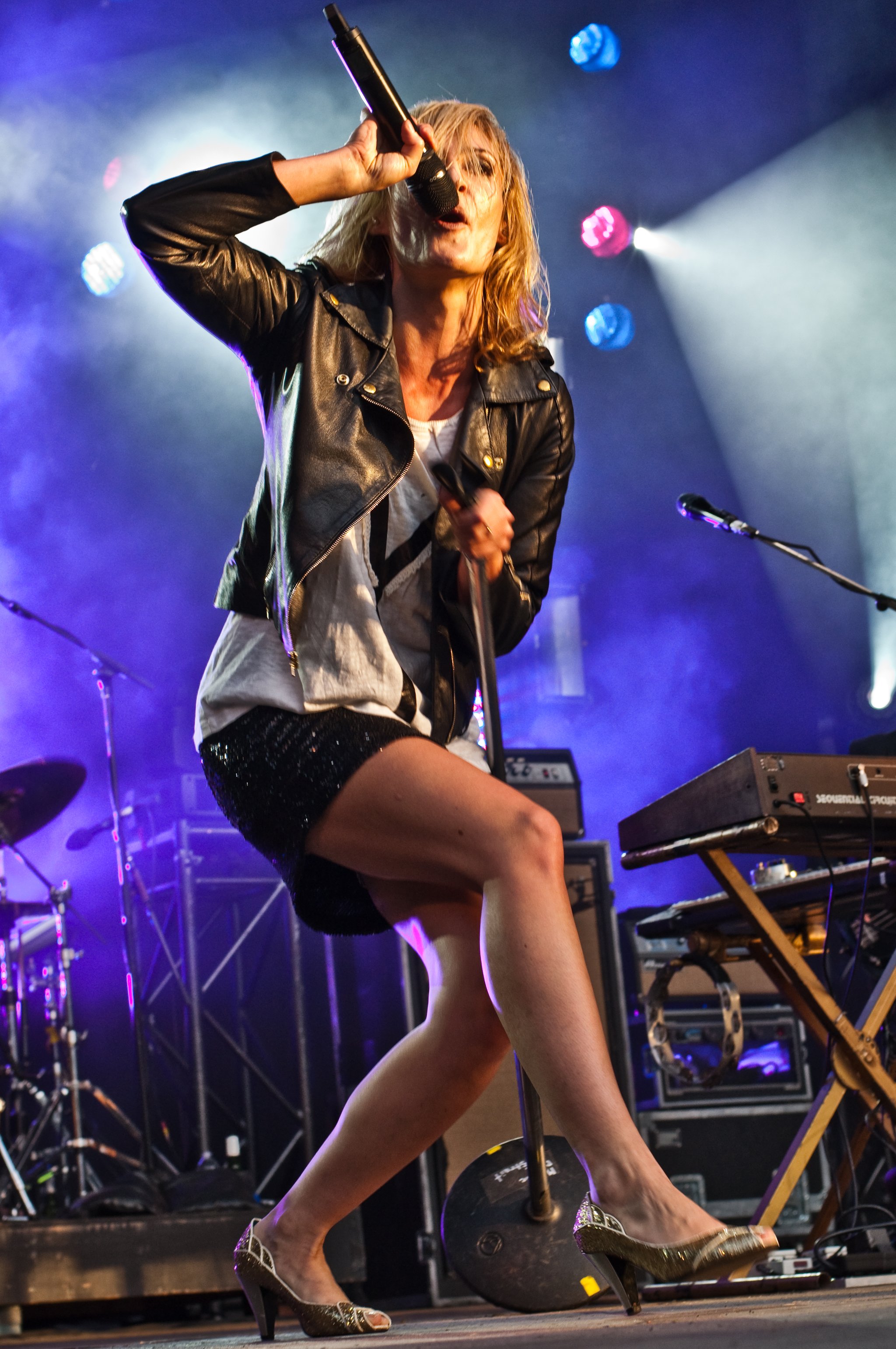 Metric - photo 7