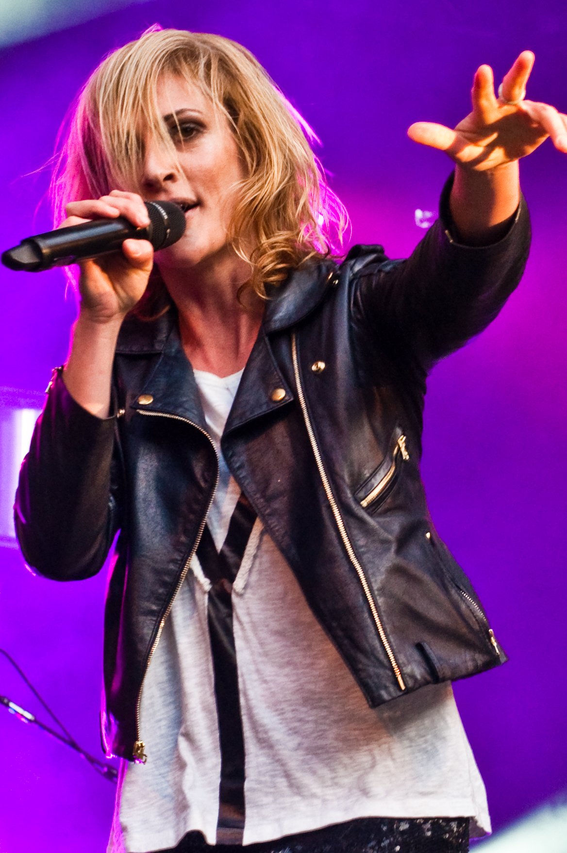 Metric - photo 8