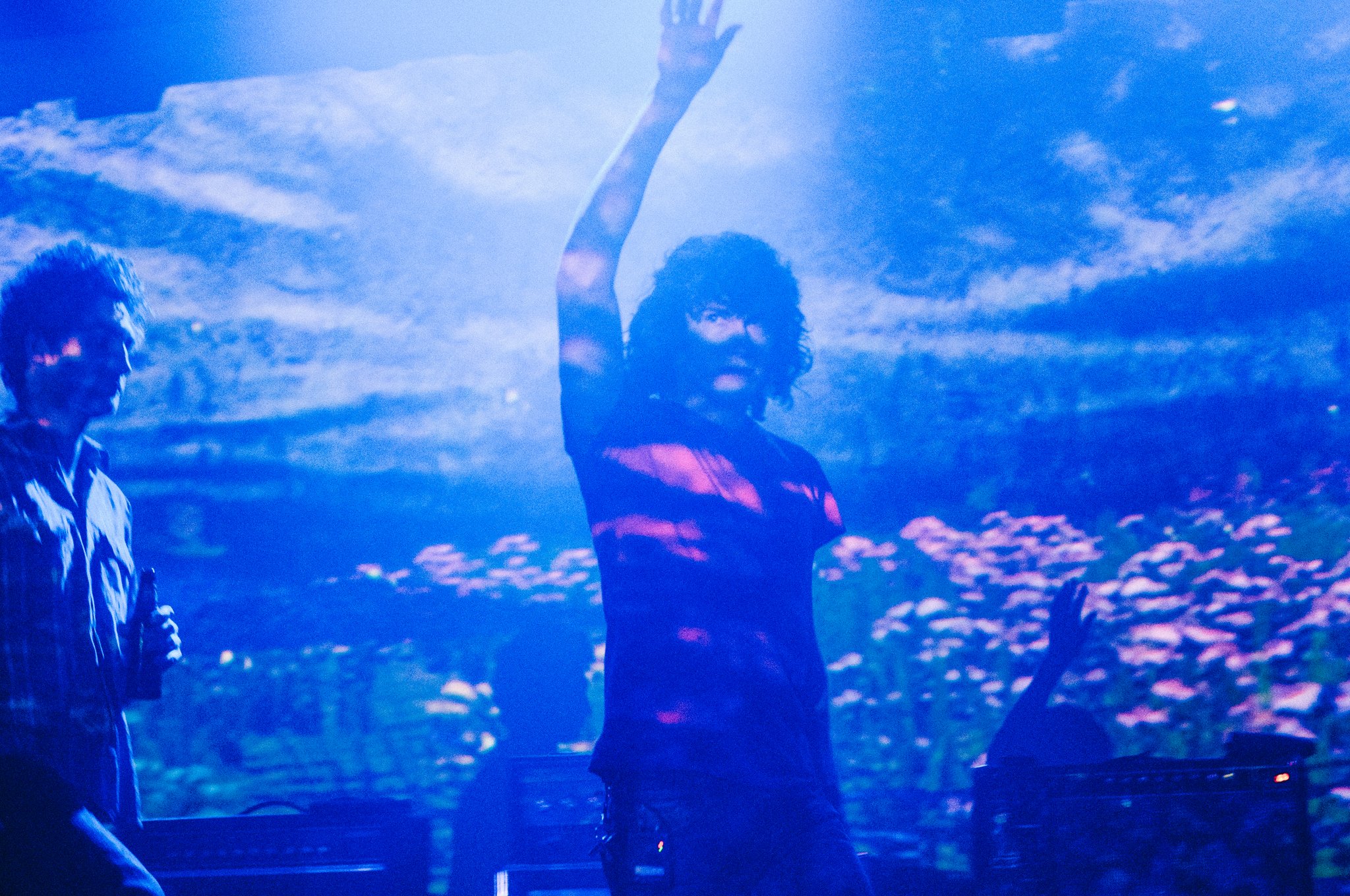 MGMT - photo 2