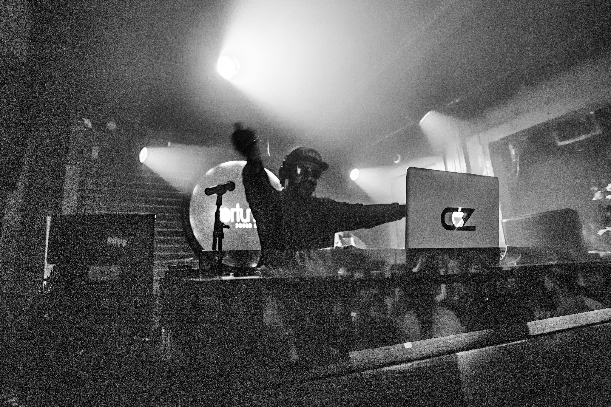 Dâm-Funk - photo 8