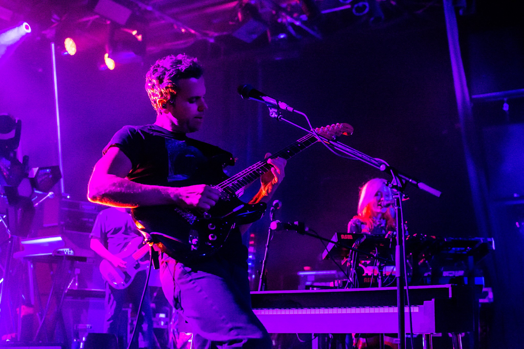 M83 - photo 13