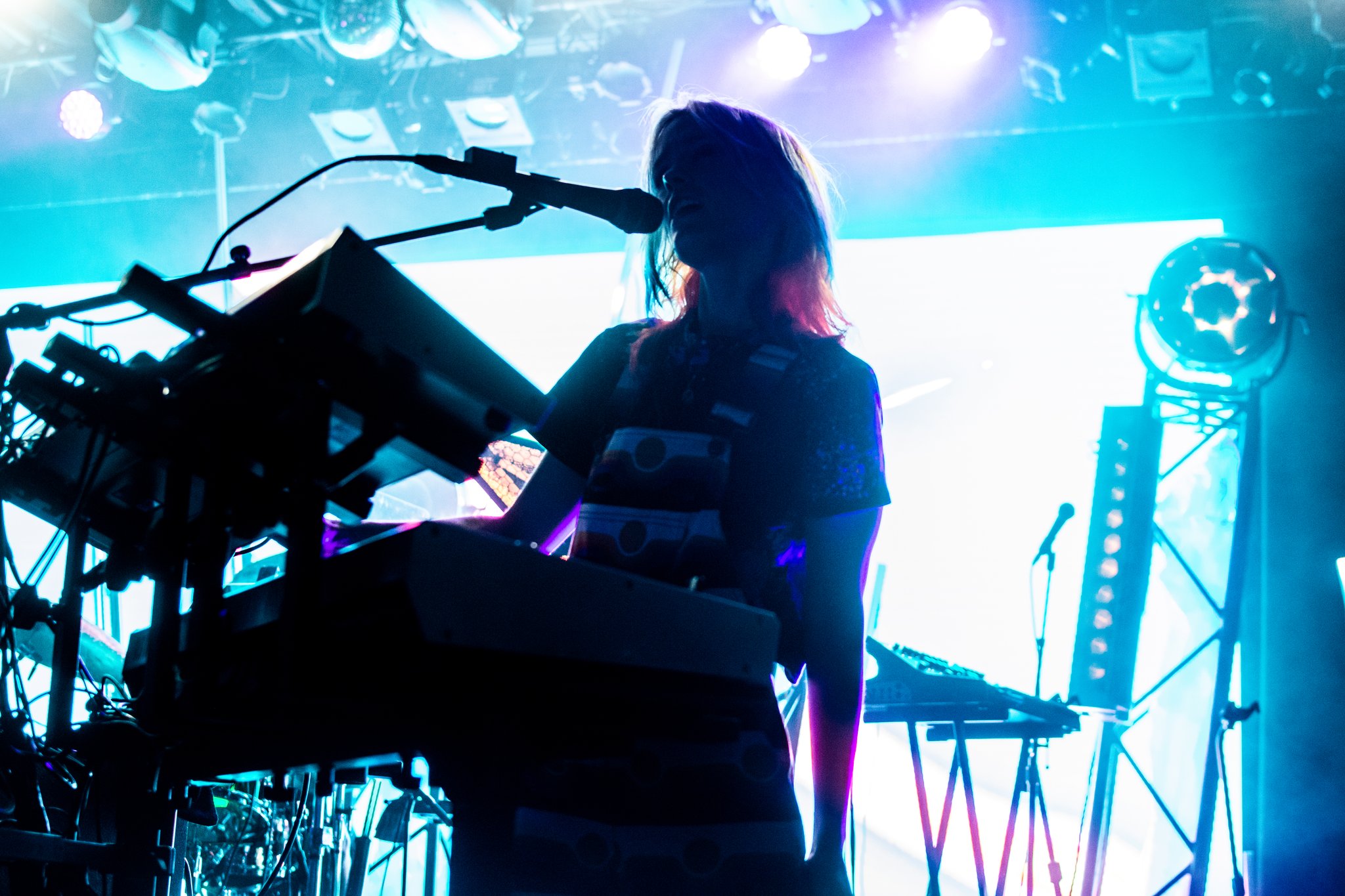 M83 - photo 16