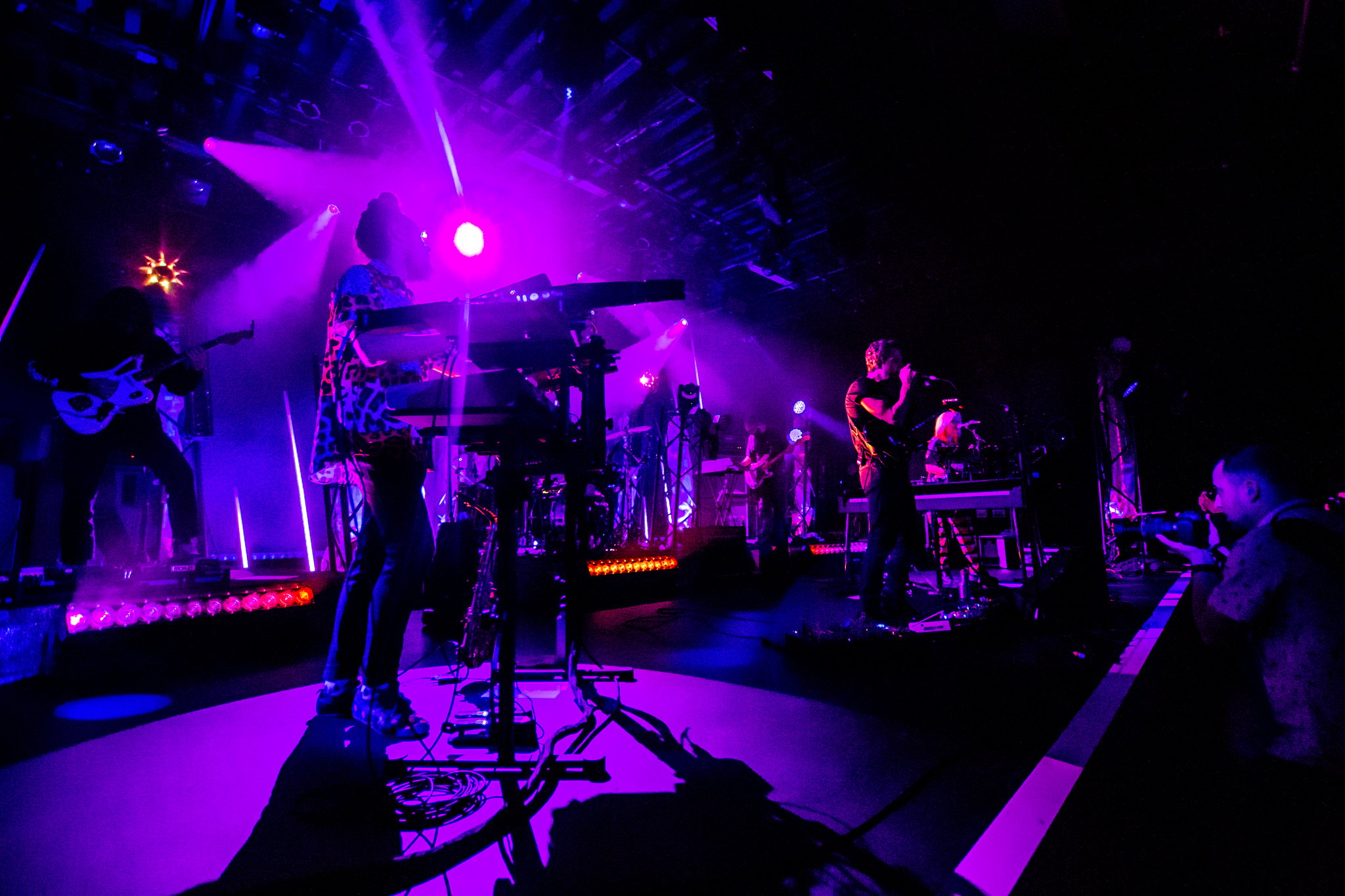 M83 - photo 17
