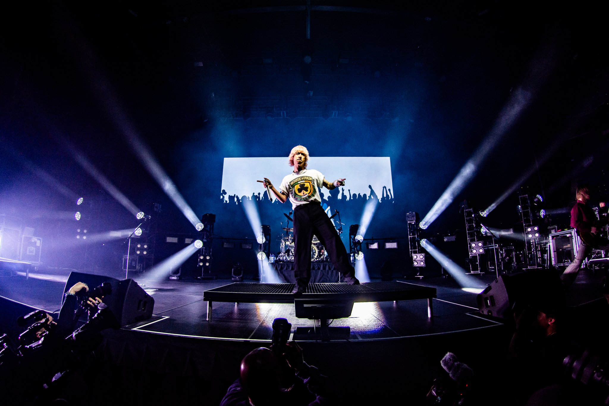 ONE OK ROCK - photo 11
