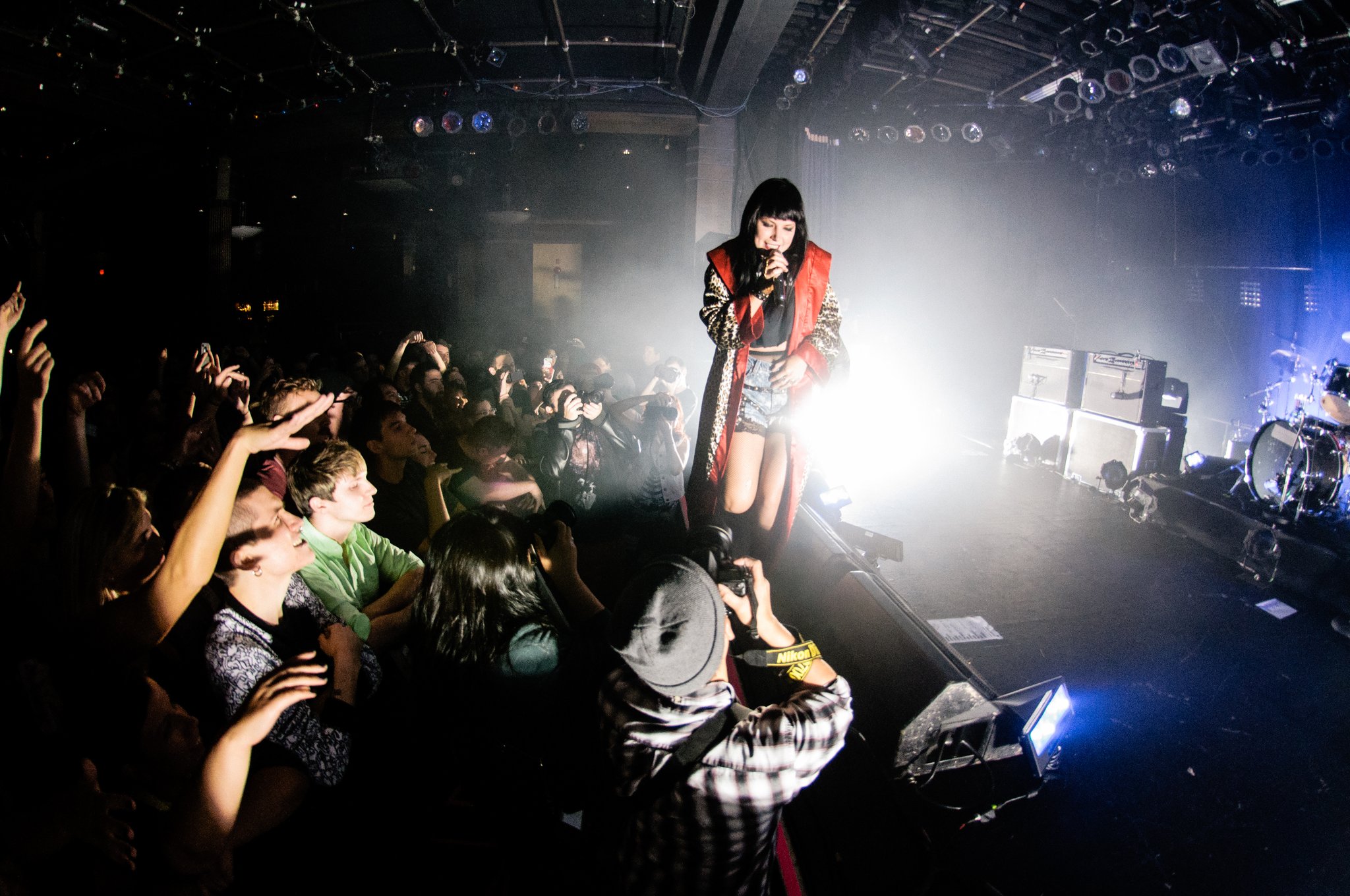 Sleigh Bells - photo 4
