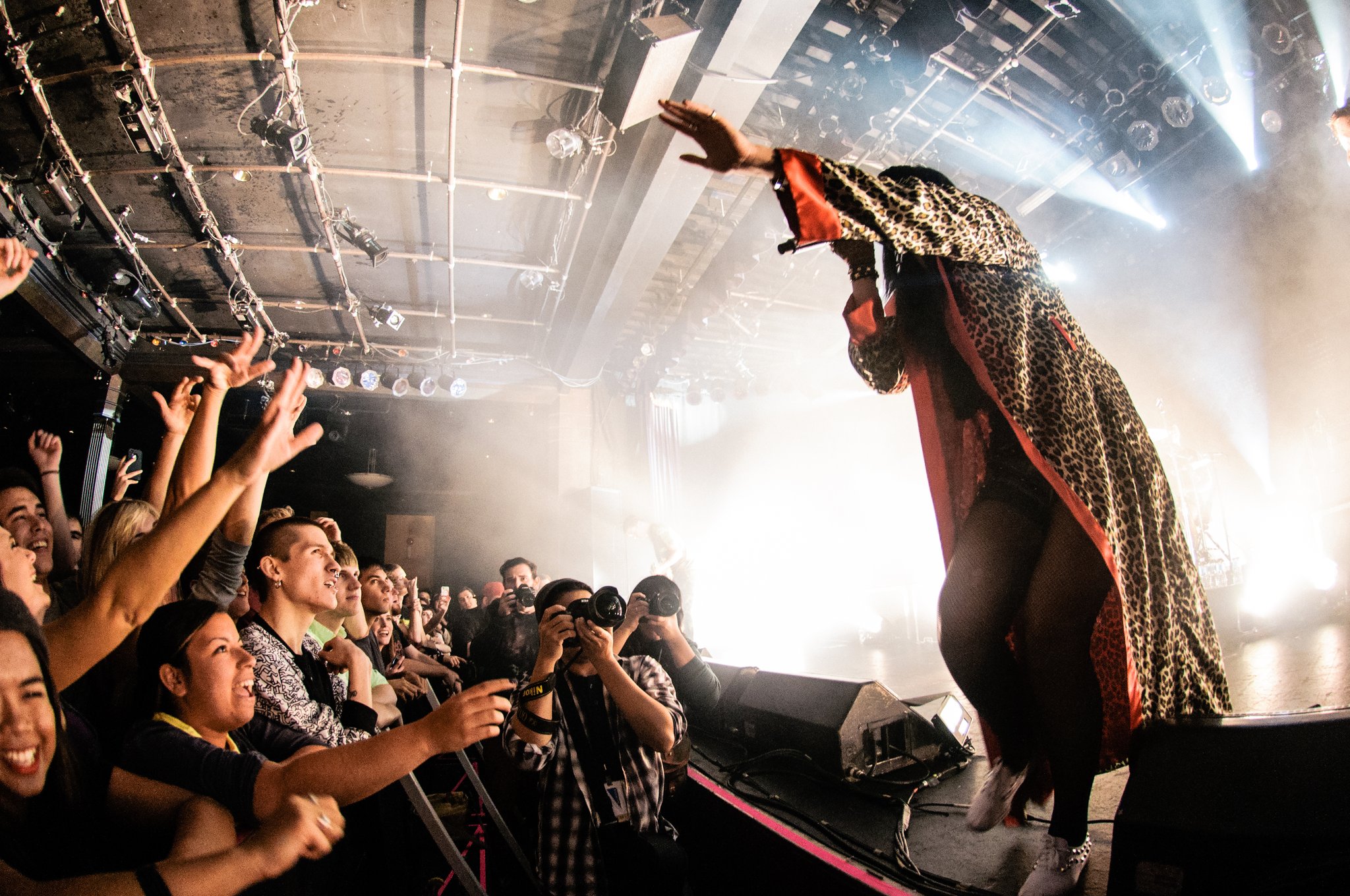 Sleigh Bells - photo 9