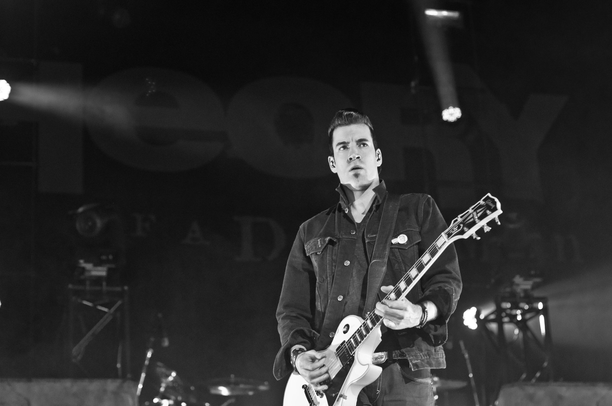 Theory Of A Deadman - photo 19
