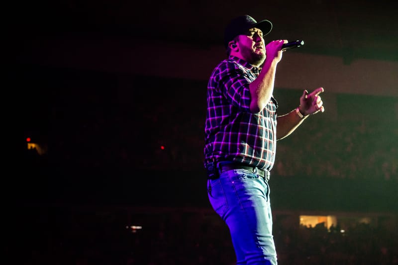Luke Bryan at Coast City Country