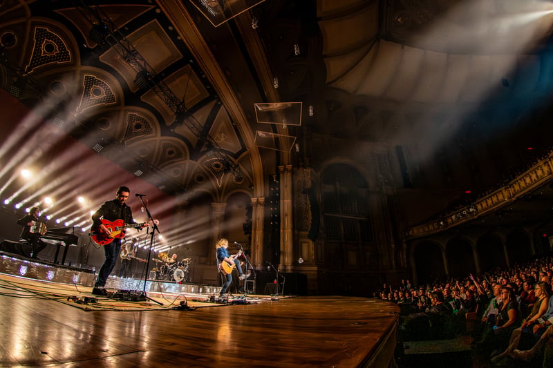 Alan Doyle live at Orpheum Theatre, Vancouver, 2026-03-25 - concert photo 4 of 11