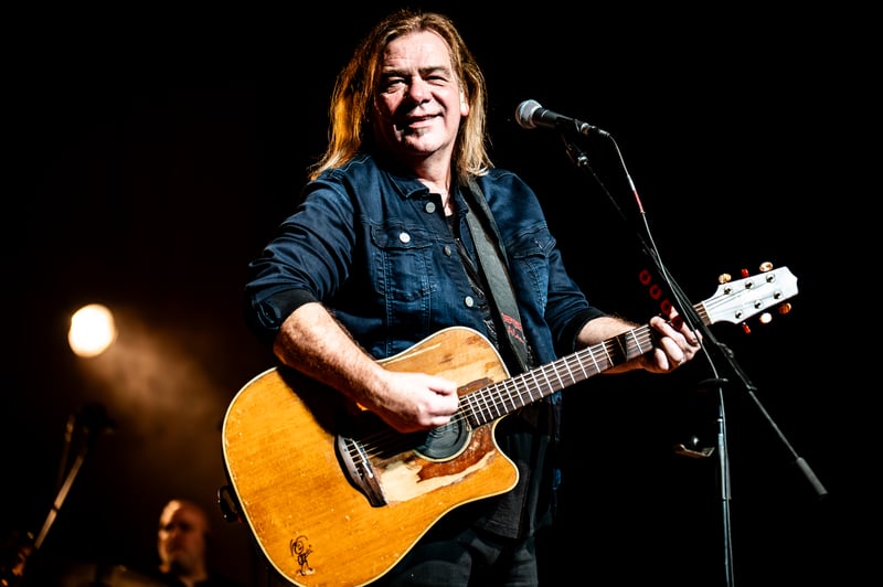 Alan Doyle live at Orpheum Theatre, Vancouver, 2026-03-25 - concert photo 6 of 11