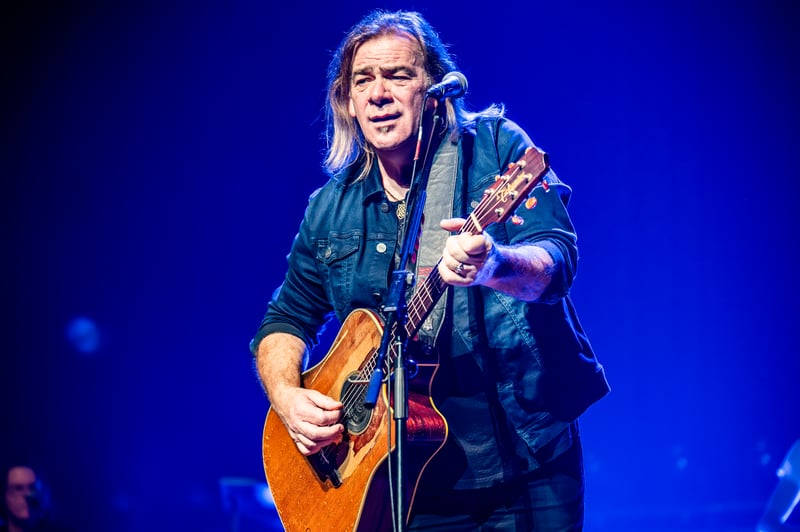 Alan Doyle live at Orpheum Theatre, Vancouver, 2026-03-25 - concert photo 10 of 11