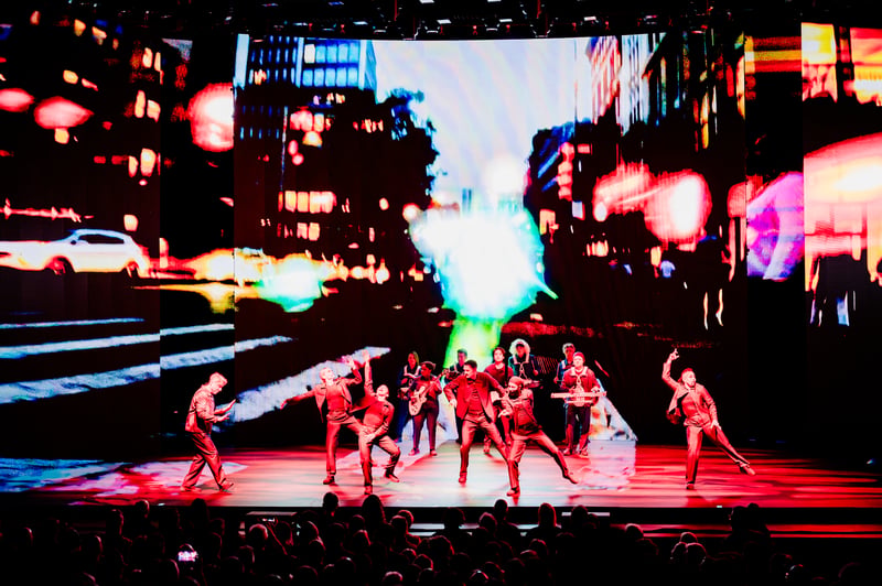 David Byrne live at Queen Elizabeth Theatre, Vancouver, 2026-04-04 - concert photo 15 of 18