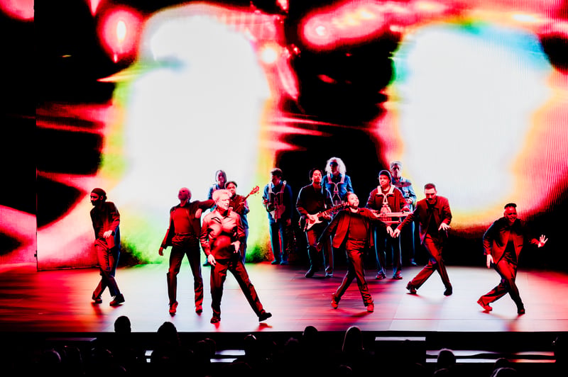 David Byrne live at Queen Elizabeth Theatre, Vancouver, 2026-04-04 - concert photo 16 of 18