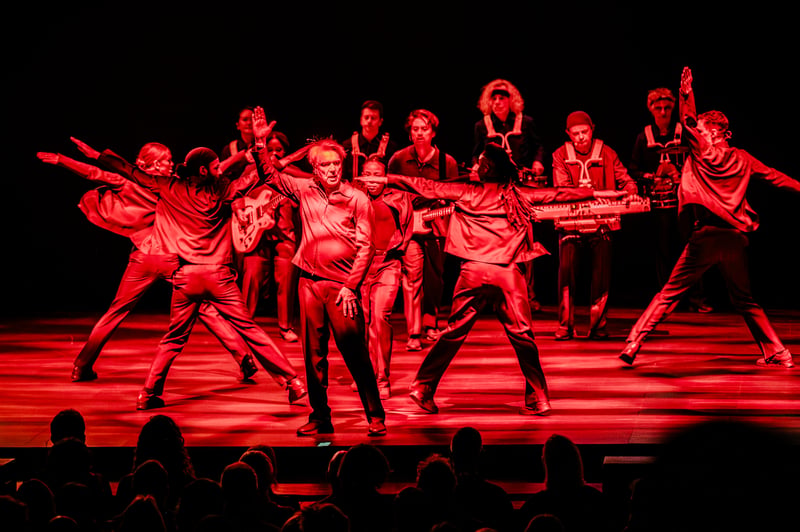 David Byrne live at Queen Elizabeth Theatre, Vancouver, 2026-04-04 - concert photo 18 of 18