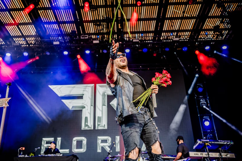 Flo Rida live at Freedom Mobile Arch, Vancouver, 2026-07-09 - concert photo 12 of 19