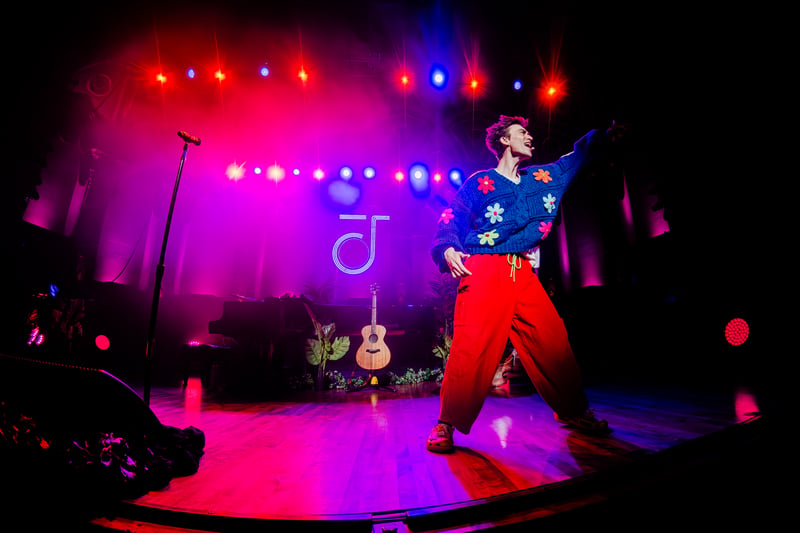 Jacob Collier live at Orpheum Theatre, Vancouver, 2026-04-10 - concert photo 3 of 32