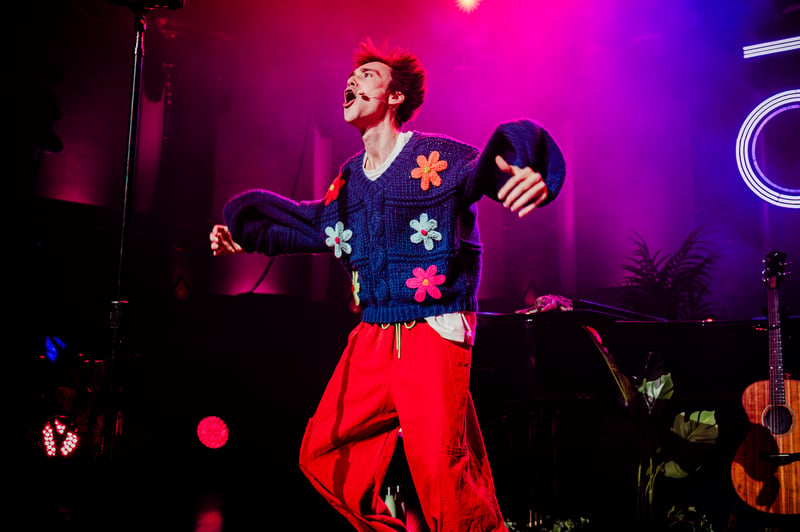 Jacob Collier live at Orpheum Theatre, Vancouver, 2026-04-10 - concert photo 5 of 32
