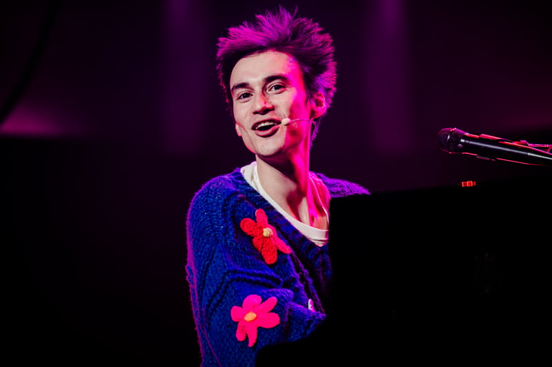 Jacob Collier live at Orpheum Theatre, Vancouver, 2026-04-10 - concert photo 8 of 32