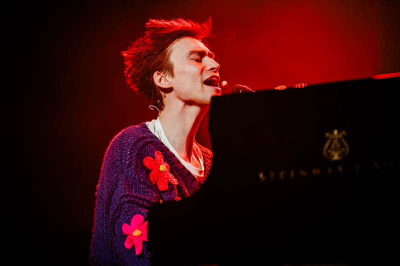 Jacob Collier live at Orpheum Theatre, Vancouver, 2026-04-10 - concert photo 9 of 32