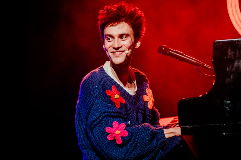 Jacob Collier live at Orpheum Theatre, Vancouver, 2026-04-10 - concert photo 11 of 32