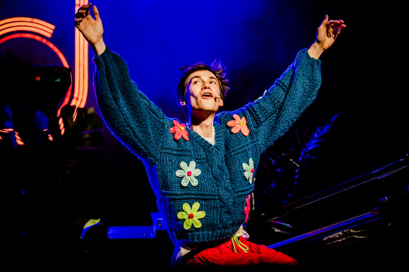 Jacob Collier live at Orpheum Theatre, Vancouver, 2026-04-10 - concert photo 14 of 32