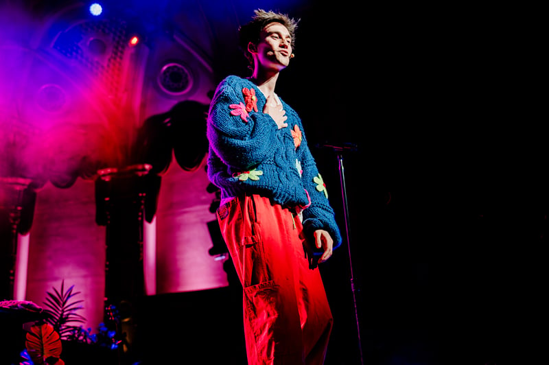 Jacob Collier live at Orpheum Theatre, Vancouver, 2026-04-10 - concert photo 16 of 32