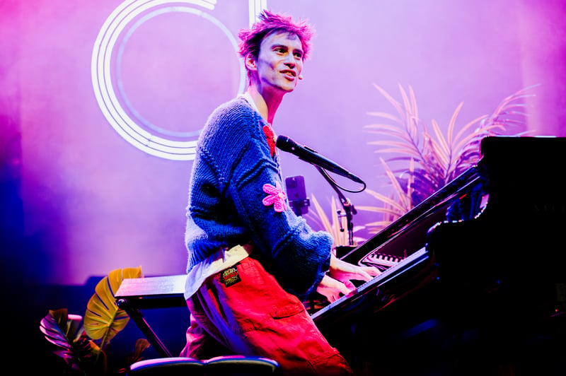 Jacob Collier live at Orpheum Theatre, Vancouver, 2026-04-10 - concert photo 19 of 32