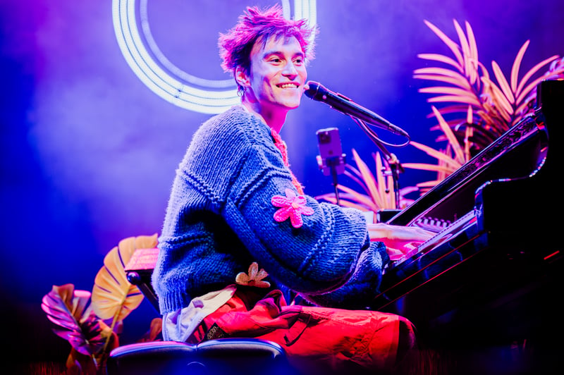Jacob Collier live at Orpheum Theatre, Vancouver, 2026-04-10 - concert photo 22 of 32