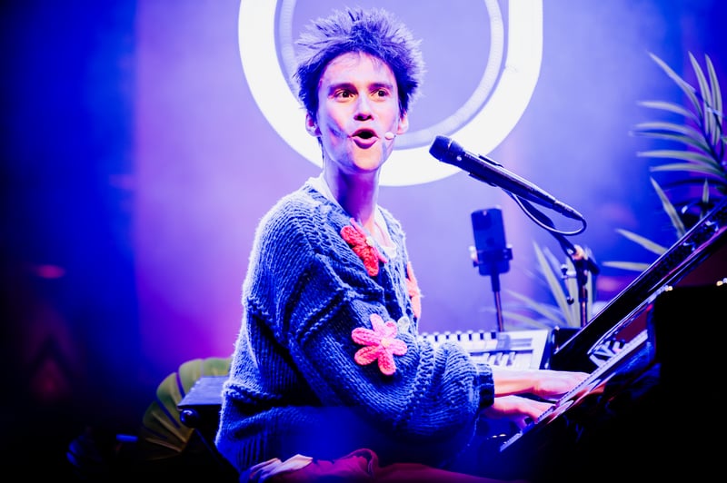 Jacob Collier live at Orpheum Theatre, Vancouver, 2026-04-10 - concert photo 25 of 32