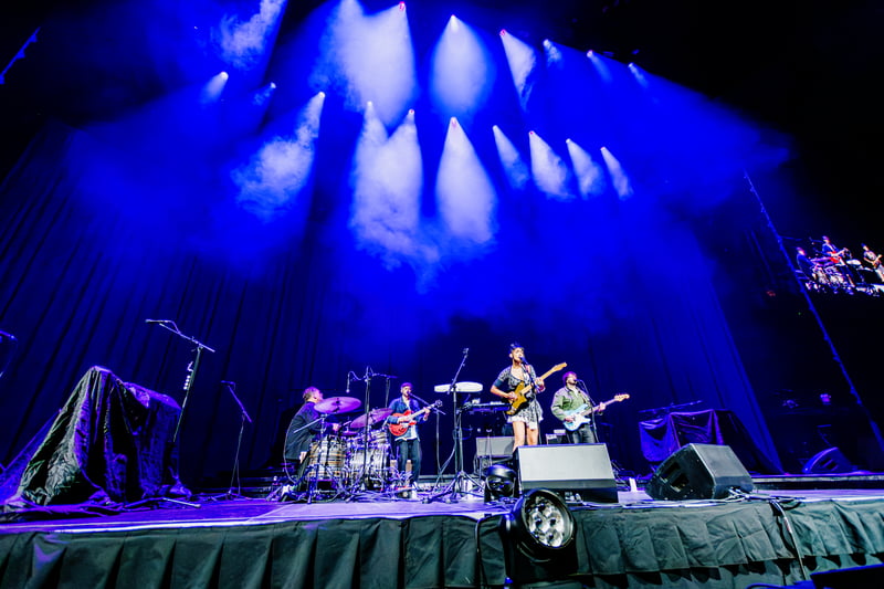 Joy Crookes live at Rogers Arena, Vancouver, 2026-05-06 - concert photo 5 of 7
