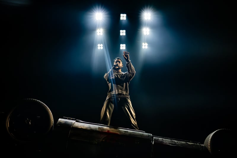 Miguel live at Doug Mitchell Thunderbird Sports Centre, Vancouver, 2026-03-10 - concert photo 5 of 29