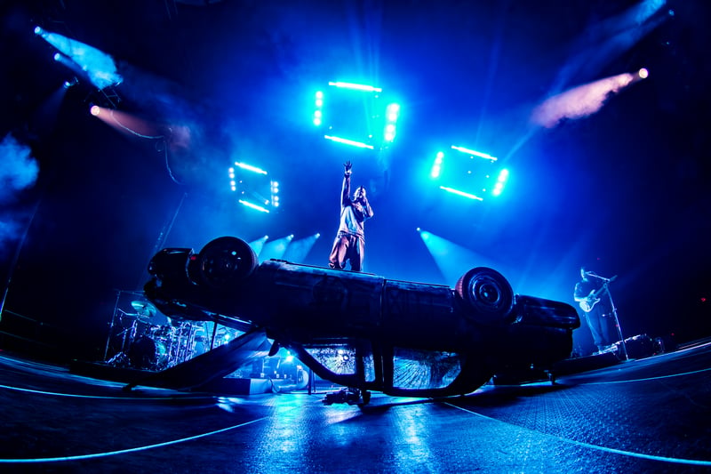 Miguel live at Doug Mitchell Thunderbird Sports Centre, Vancouver, 2026-03-10 - concert photo 7 of 29