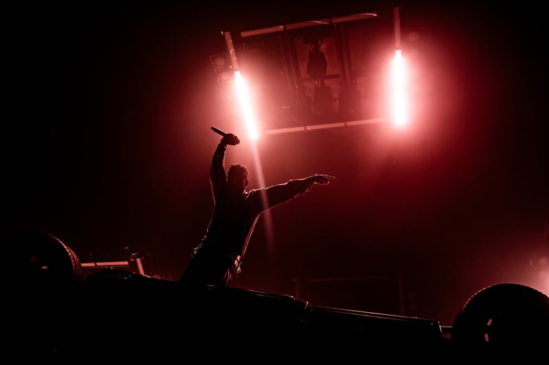Miguel live at Doug Mitchell Thunderbird Sports Centre, Vancouver, 2026-03-10 - concert photo 12 of 29