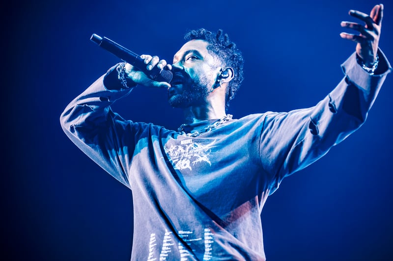 Miguel live at Doug Mitchell Thunderbird Sports Centre, Vancouver, 2026-03-10 - concert photo 14 of 29