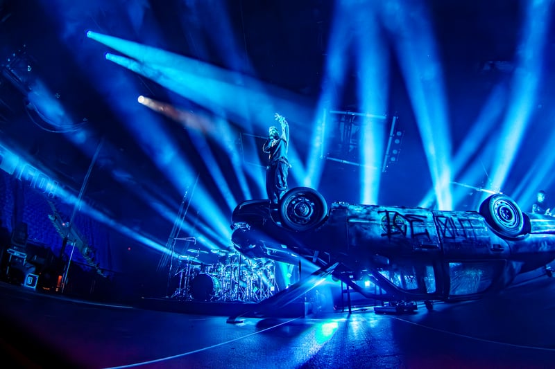 Miguel live at Doug Mitchell Thunderbird Sports Centre, Vancouver, 2026-03-10 - concert photo 15 of 29