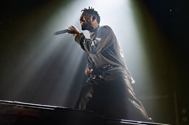 Miguel live at Doug Mitchell Thunderbird Sports Centre, Vancouver, 2026-03-10 - concert photo 19 of 29