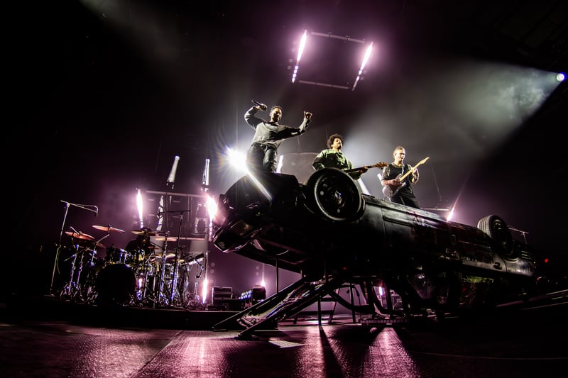 Miguel live at Doug Mitchell Thunderbird Sports Centre, Vancouver, 2026-03-10 - concert photo 22 of 29