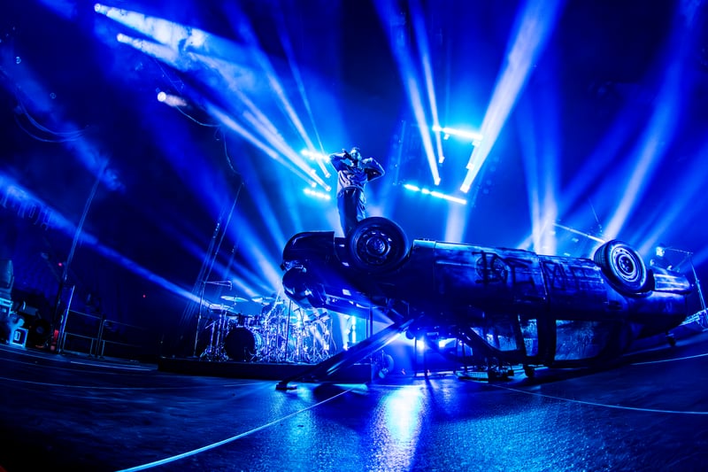 Miguel live at Doug Mitchell Thunderbird Sports Centre, Vancouver, 2026-03-10 - concert photo 25 of 29