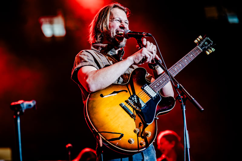 The Teskey Brothers live at Rogers Arena, Vancouver, 2026-07-22 - concert photo 6 of 12
