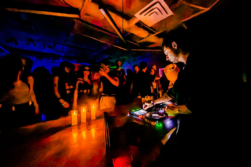 Tiago De Renor live at Overground, Vancouver, 2026-05-03 - concert photo 9 of 10