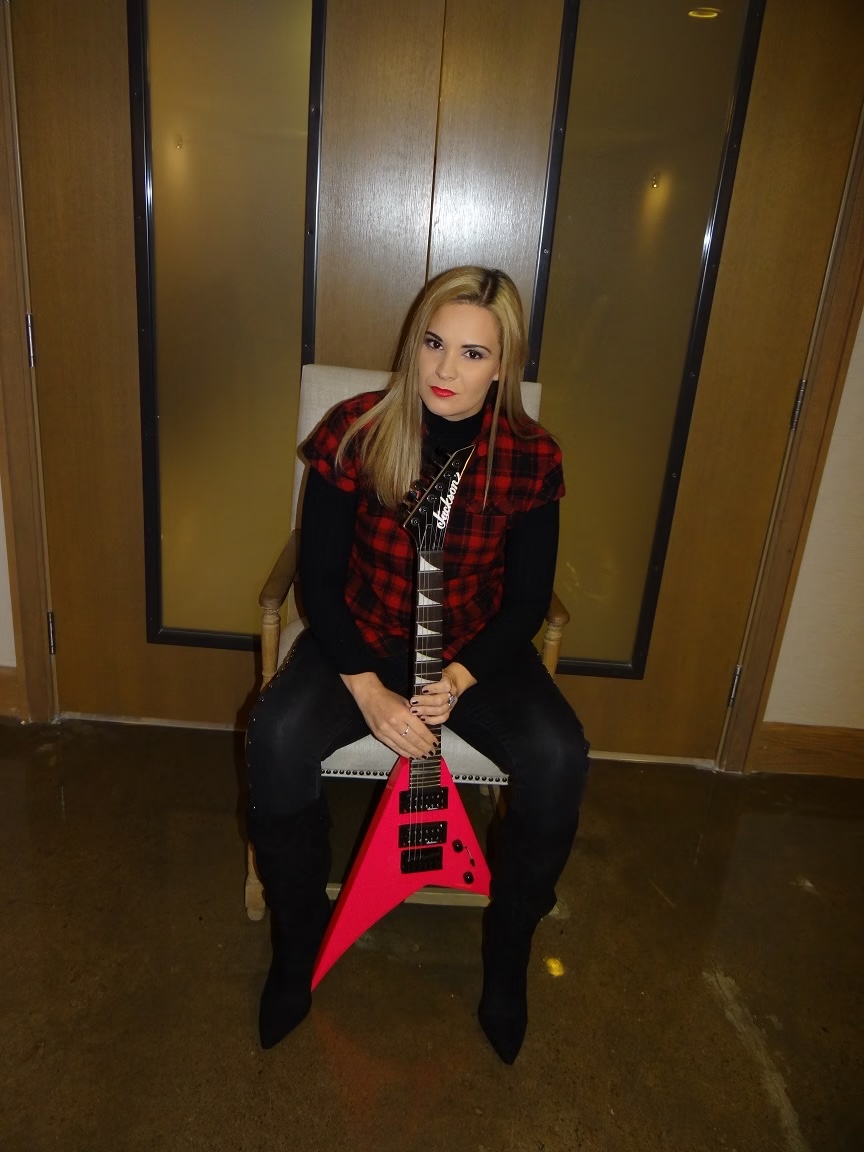 Interview: 5 Questions With Toronto-Based Pop Singer Prescilla Una