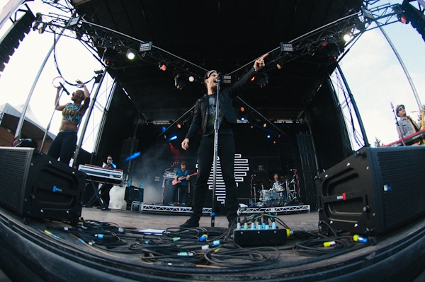 Fitz & The Tantrums performing at Squamish Festival, Vancouver - concert photography by Michael Caswell