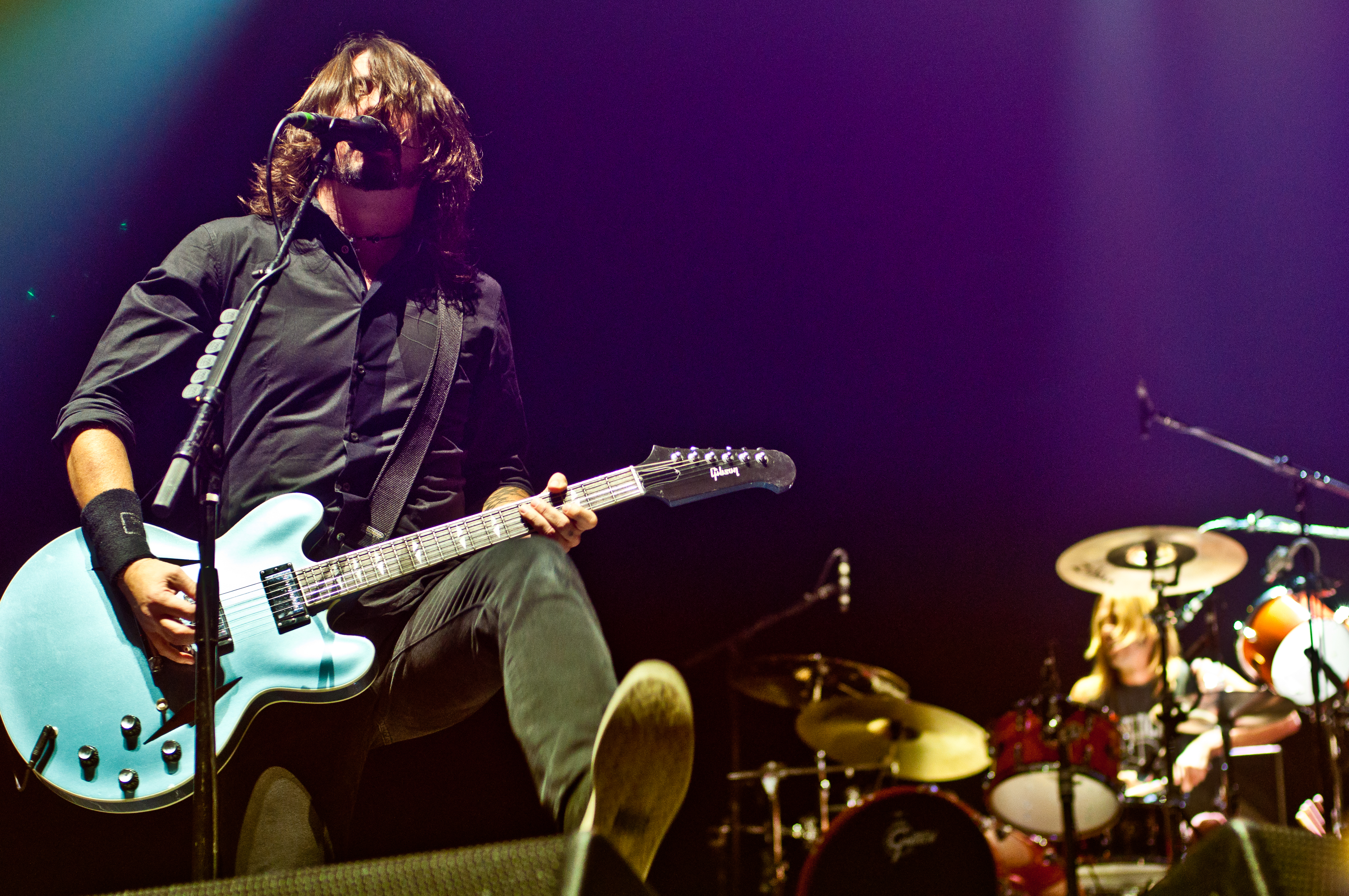 Foo Fighters performing at Rogers Arena, Vancouver - concert photography by Michael Caswell